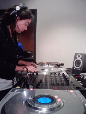 DJ